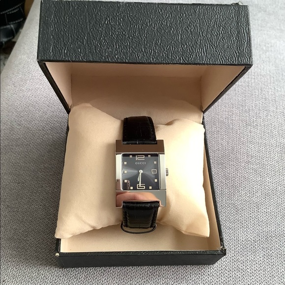 GORGEOUS Mens GUCCI BLACK dial watch 🔥🔥 - Picture 14 of 14